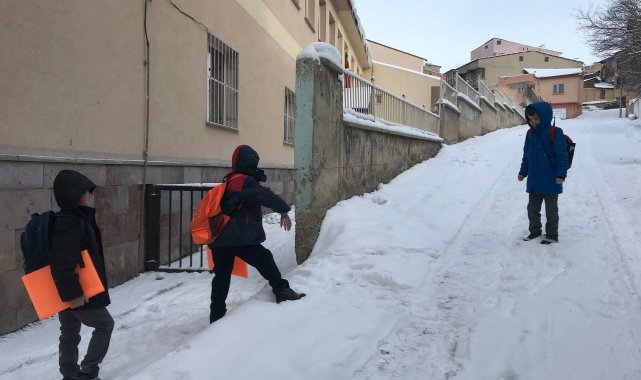 Bayburt&#039;ta kar yağışı etkisini sürdürüyor