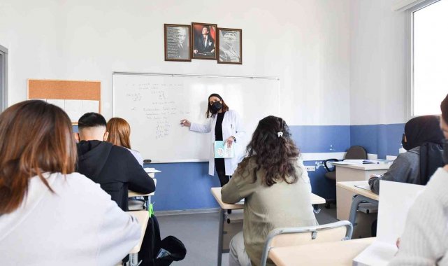 Bayraklı Belediyesi Sosyal Etkinlik Merkezinde kayıtlar başladı