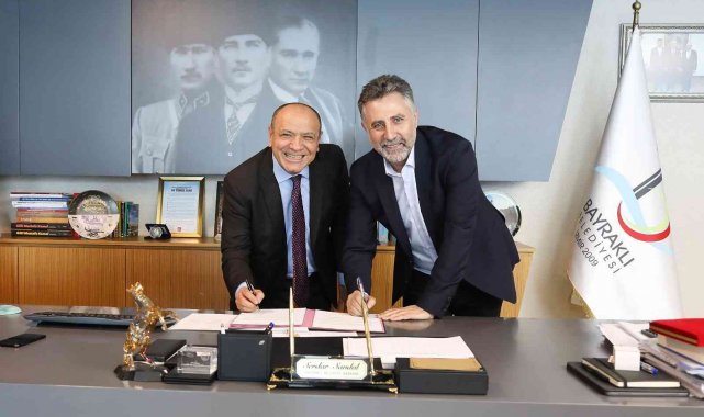 Bayraklı'da 40 depremzede öğrenciye eğitim bursu desteği