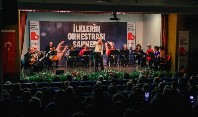 Bayraklı'nın Mandolin Orkestrası dinleyenleri etkiledi