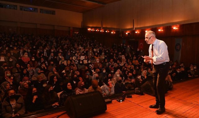 Bekir Develi, Çorum&#039;da sevenleriyle buluştu