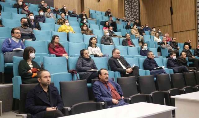 Belediye personeline 'Akıllı şehirler ve farkındalık' konulu eğitim