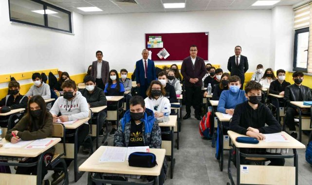 Belediyeden sınava hazırlanan öğrencilere destek