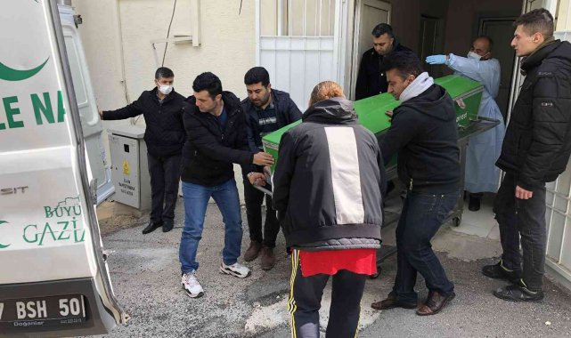 Berber koltuğunda öldürülen genç, son yolculuğuna uğurlandı