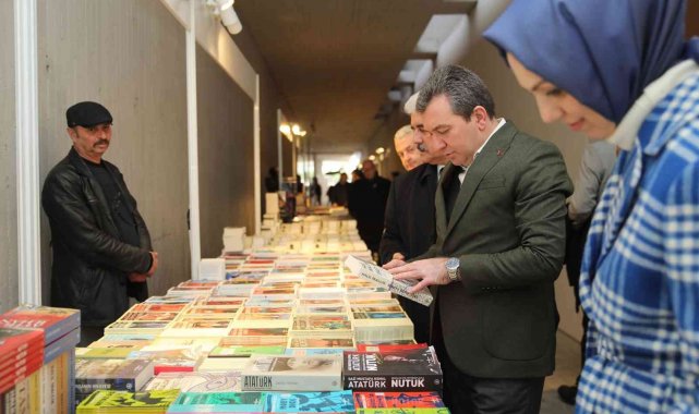 Bergama Kitap Günleri kapılarını açtı