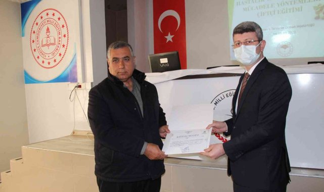 Beşiri'de çiftçilere fıstık yetiştiriciliği eğitimi verildi