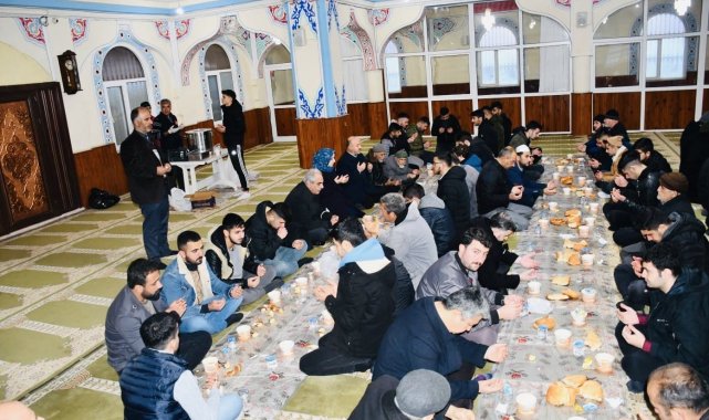 Besni Kaymakamı Nazlı Demir sabah namazı buluşmasına katıldı