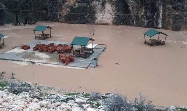 Besni Su Gözü sele teslim