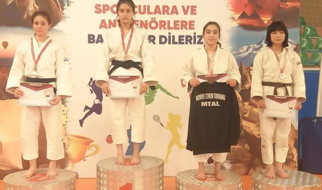 Bilecikli judoculara Türkiye ikinci oldu
