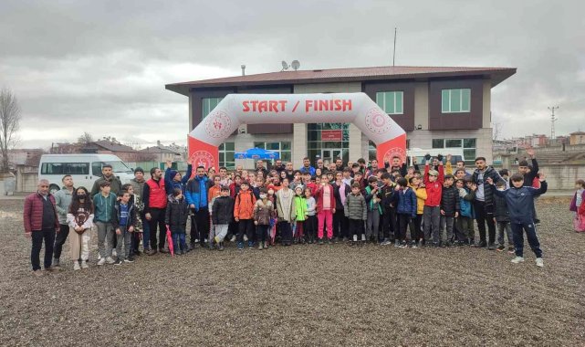 Bingöl'de 93 sporcu şampiyonluk için ter döktü