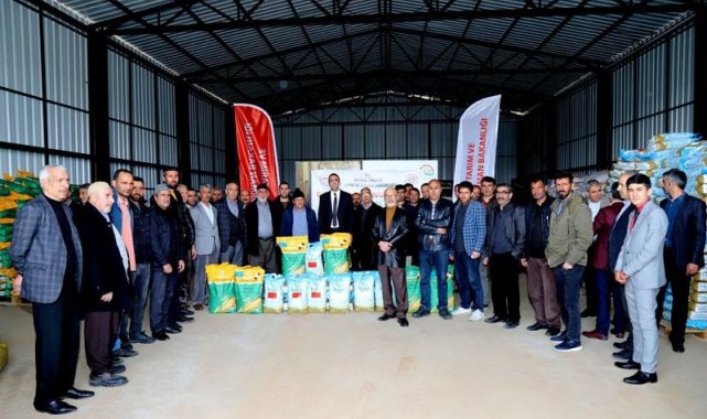 Bingöl'de çiftçilere yüzde 50 hibeli tohum dağıtıldı
