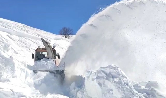 Bingöl'de kapalı olan 32 köy yolunda çalışma sürüyor
