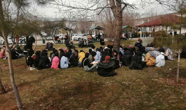 Bingöl'de kitap okuma saati düzenlendi