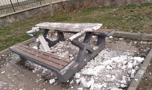 Bingöl'de park alanlarına zarar veriliyor