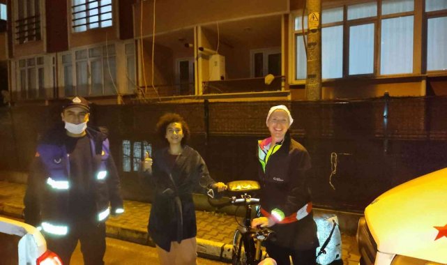 Bisikletiyle kaybolan turistin yardımına zabıta ekipleri yetişti