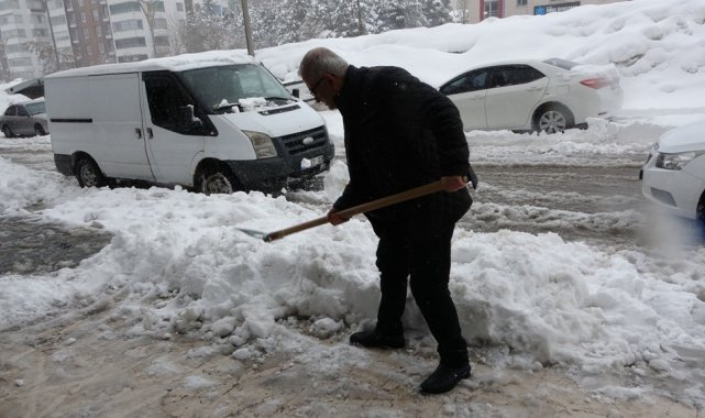 Bitlis'te 162 köy yolu ulaşıma kapandı