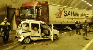 Bolu Dağı Tüneli'nde kaza: 15 yaralı