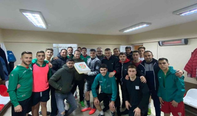 Böyle doğum günü kutlaması görülmedi