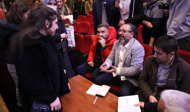 Bozkırın Tezenesi Neşet Ertaş'ı anma gecesine yoğun ilgi