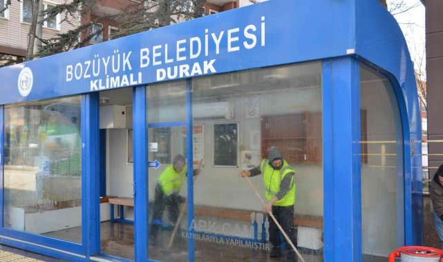Bozüyük&#039;te duraklar yıkanıyor