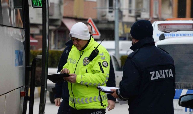 Bozüyük'te işçi servis araçları denetlendi