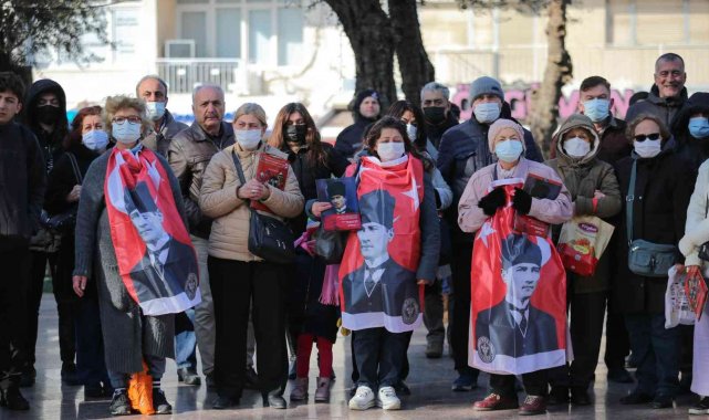 Buca, İstiklal Marşı için tek yürek