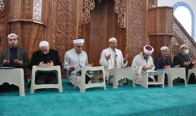 Bulanık&#039;ta Berat Kandili dualarla ihya edildi