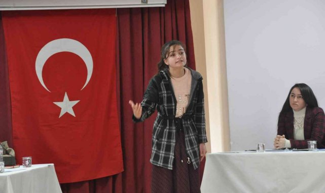 Bulanık&#039;ta &quot;İstiklal Marşı&#039;nı Güzel Okuma&quot; yarışması