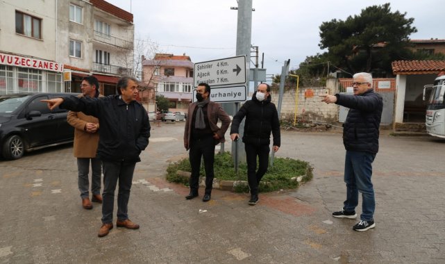 Burhaniye'de yollar yenileniyor