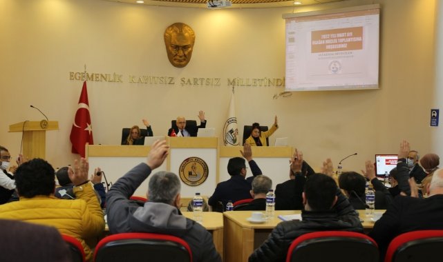 Burhaniye&#039;de zincir marketlere belediyeden düzenleme