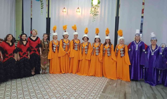 Bursa Nilüfer Kadın Korosu karnaval yolcusu