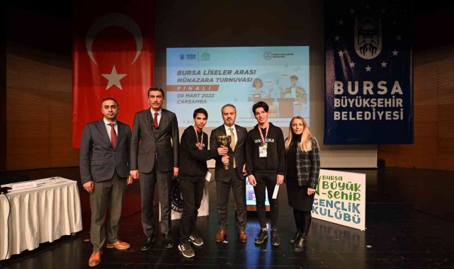 Bursa&#039;da münazara turnuvasında şampiyon belirlendi