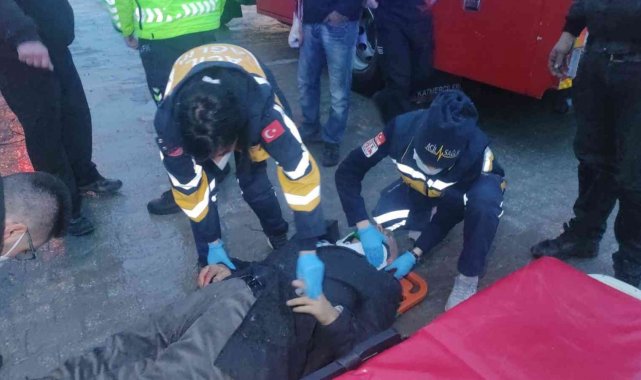 Bursa'da otomobil kamyona arkadan çarptı, yaşlı adam ağır yaralandı