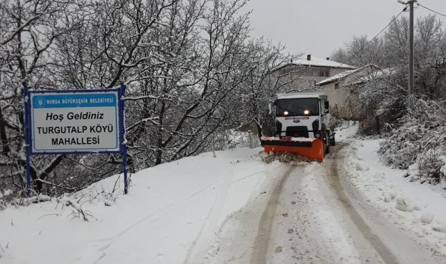 Büyükşehir açılmadık köy yolu, tuzlanmadık cadde bırakmadı