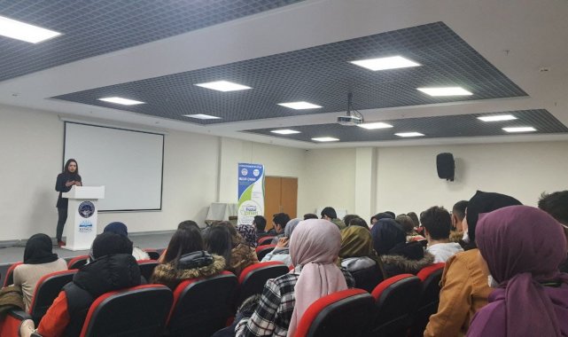 Büyükşehir Huzur Çınarı'nda öğrencilere Motivasyon ve Sınav Bilgileri Semineri