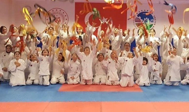 Büyükşehir karatecileri kuşak atladı