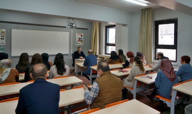 ÇAKÜ gönüllü Türk elçileri yetiştiriyor