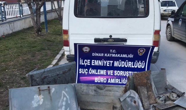 Çaldıkları çöp konteynırları ile yakalandılar