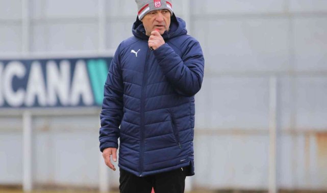 Çalımbay'dan futbolculara mesaj: "Herkes sorumluluk almak zorunda"