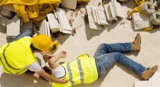 Çalıştığı İnşaattan Düştü, Durumu Ciddiyetini Koruyor !