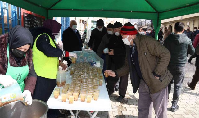 Çanakkale şehitleri anısına cuma namazı sonrası hoşaf ve ekmek ikramı