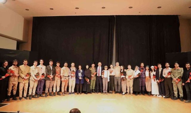 Çanakkale Zaferi coşkusu salona sığmadı