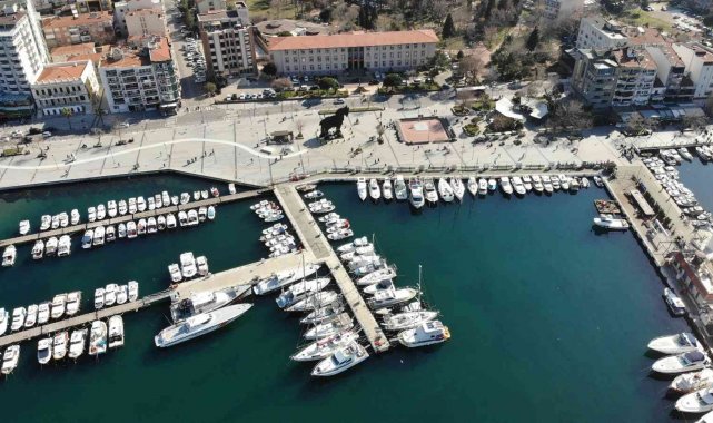 Çanakkale'de yaşlı nüfus 87 bin 876 kişi oldu