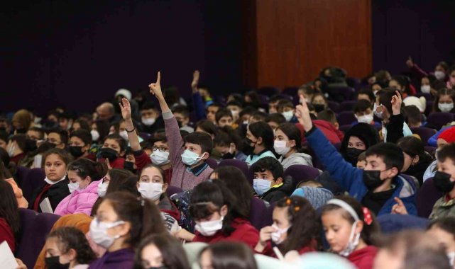 Canik'te öğrencilerin bilgi yarışması heyecanı