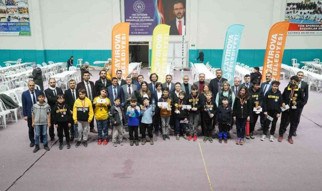 Çayırova'da satranç rüzgarı