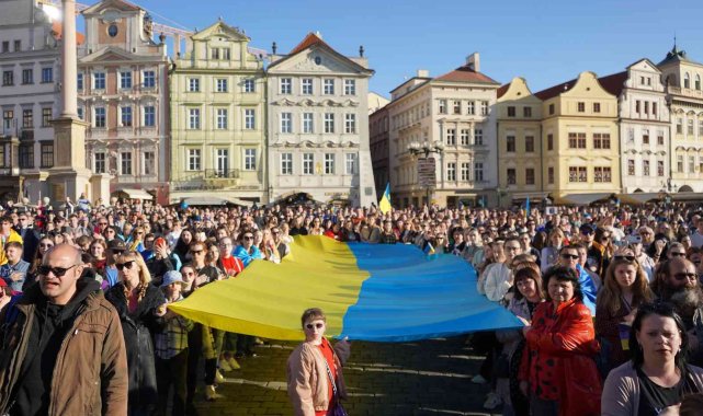 Çekya&#039;da &quot;Ukrayna&#039;yı Kurtar&quot; konserine büyük ilgi