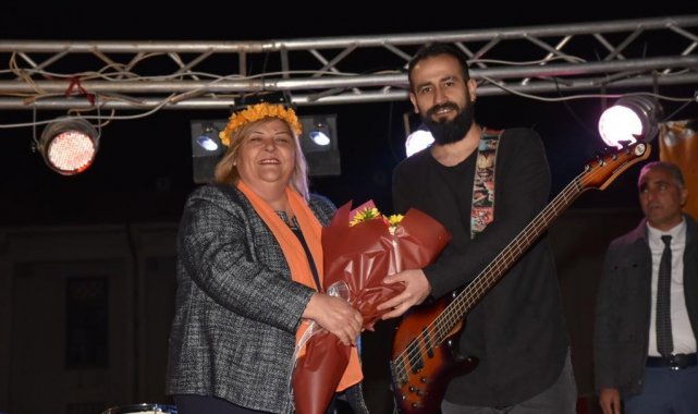 Ceyhanlılar Soner Eden konseriyle coştu