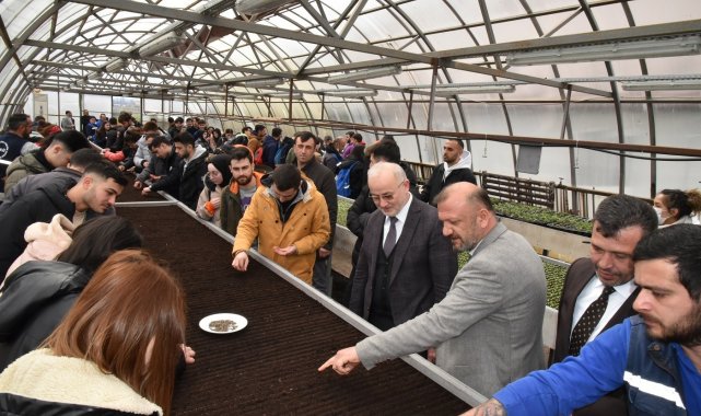 Çiçeklerin geliri kırsal mahalle okullarına