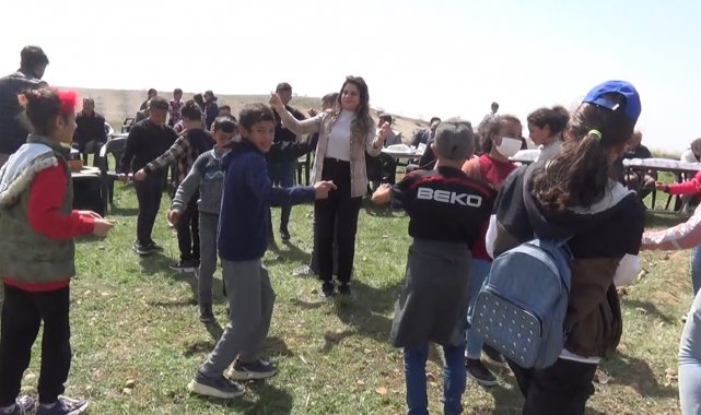 Çocuklar ilk kez uçurtma heyecanı yaşadı
