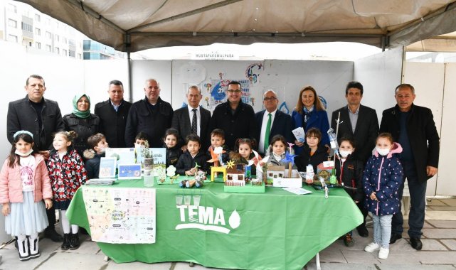 Çocuklardan anlamlı gösteri